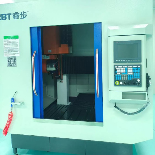 Centro di lavorazione a gantry a raggio fisso CNC premium a 5 assi con recinto completo