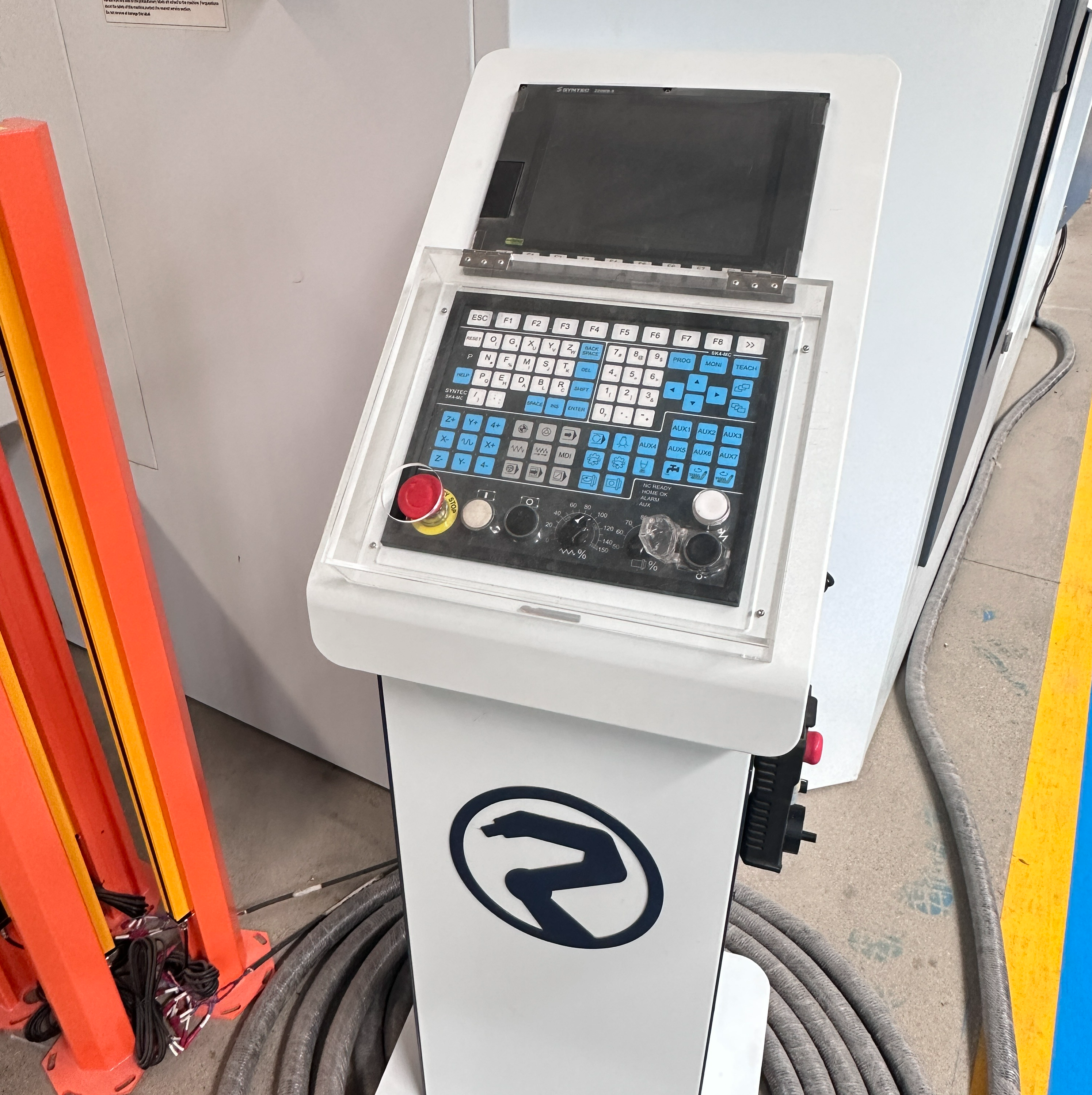Router CNC a 6 assi a più prestazioni a più prestazioni con raccolta di polvere per parti di legno sostitutivo