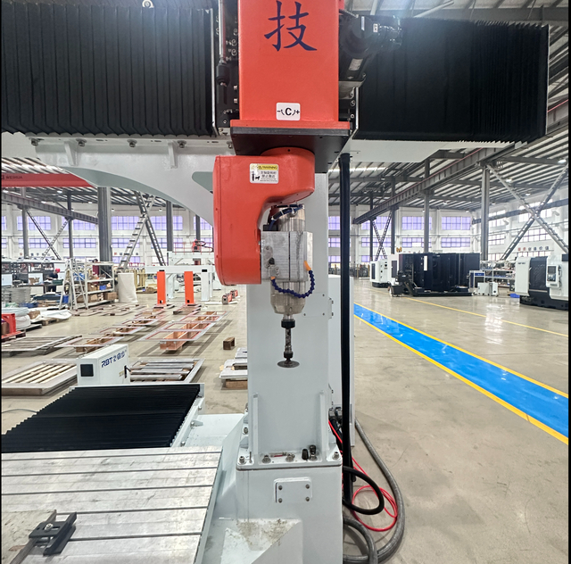 Router CNC a 5 assi approvato CE con doppio worktable per elaborazione PP/PE/PC/PET/ABS