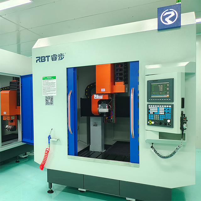 Centro di lavorazione a gantry a raggio fisso CNC premium a 5 assi con recinto completo