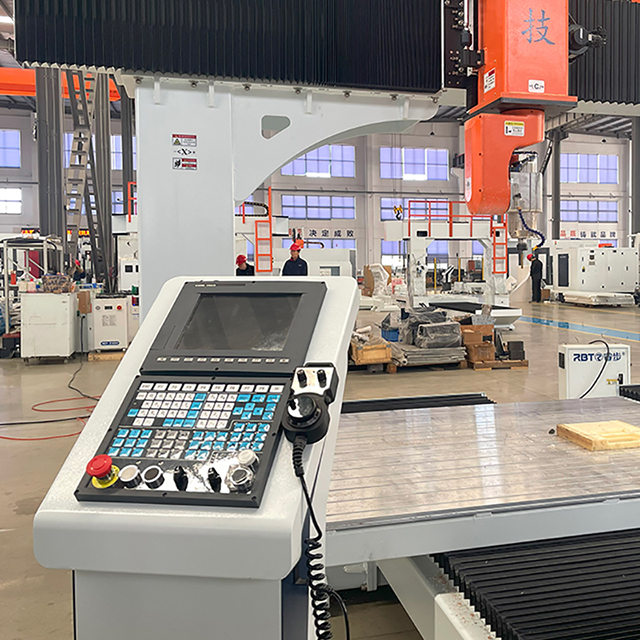 Il centro di lavorazione a sei assi non metal è adatto per materiali compositi