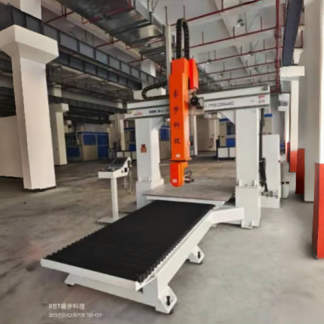  Macchina CNC a 5 assi compatti per la produzione di parti non metal ad alta precisione