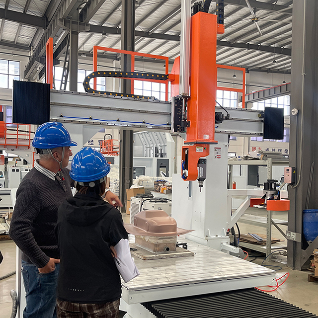 Centro di lavorazione CNC a 5 assi RBT per compositi in fibra di carbonio e fibre di vetro-conforme a CE