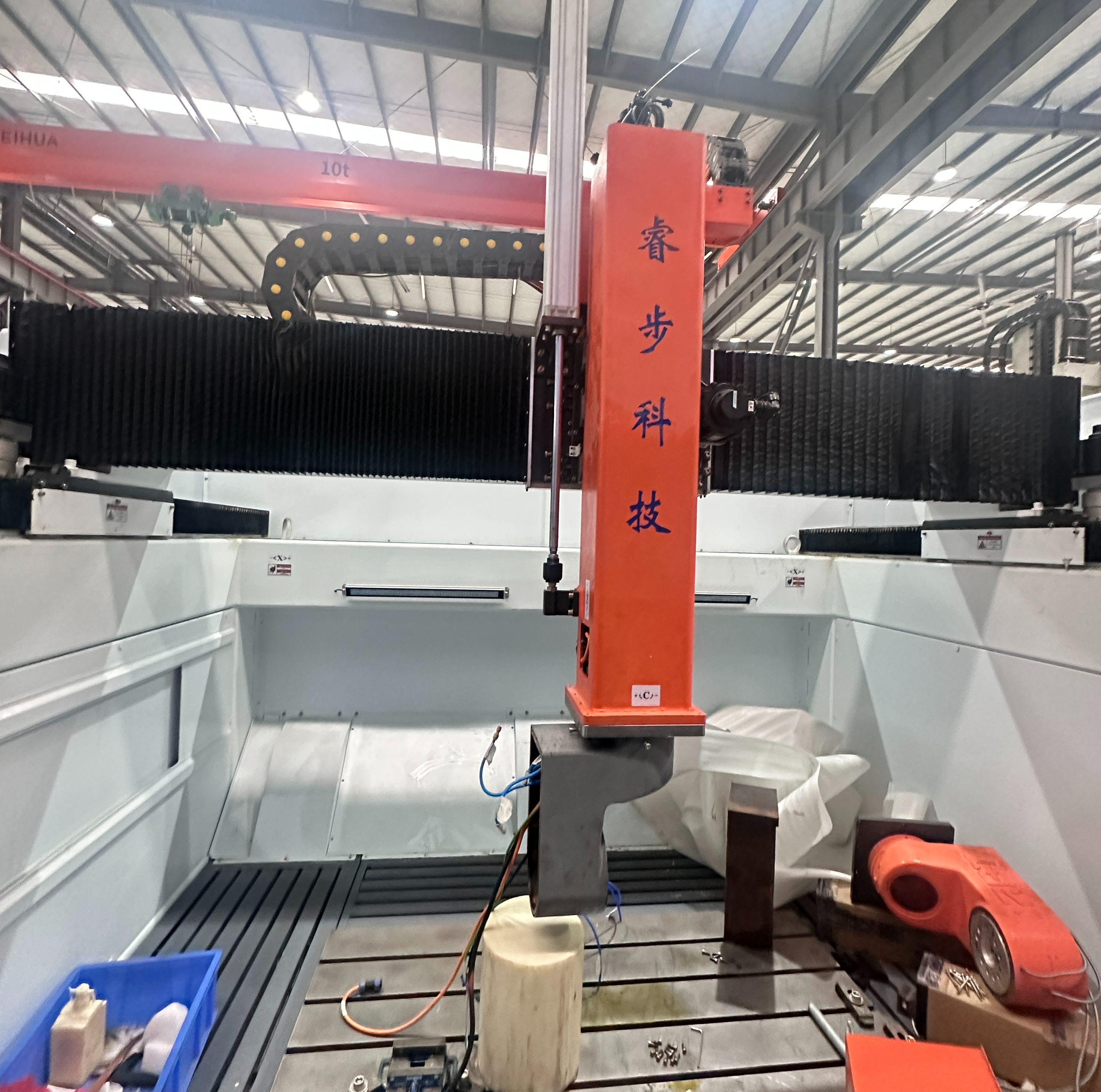 Macchinaria di fabbrica Truss Tipo 5 Asse CNC router CNC con RTCP per parti di materiale composito