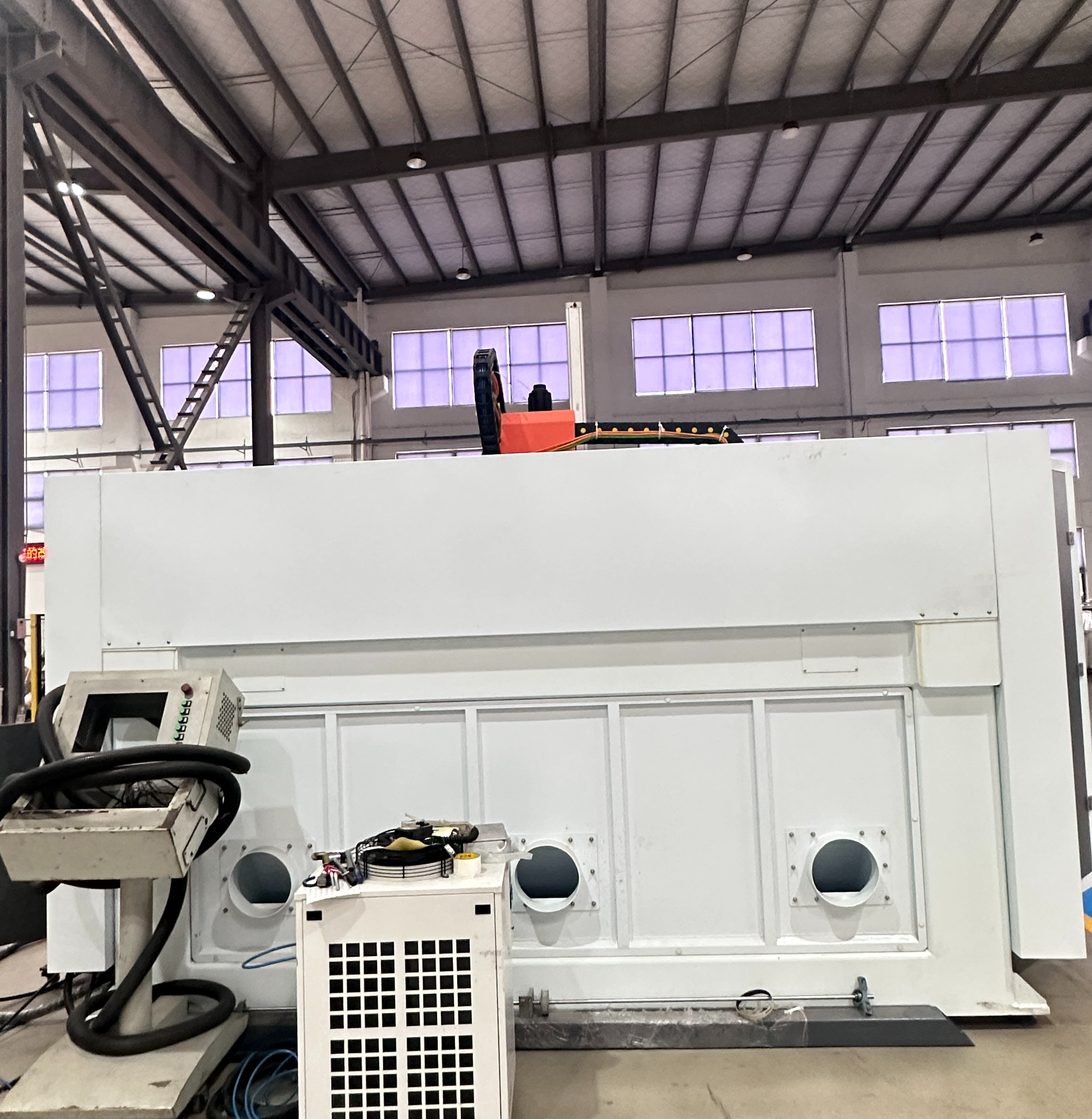 Macchinaria di fabbrica Truss Tipo 5 Asse CNC router CNC con RTCP per parti di materiale composito