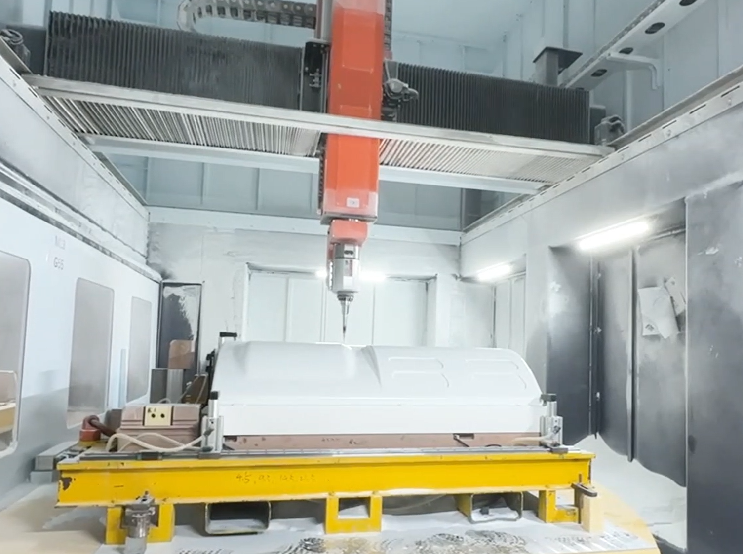 Forma di taglio dei macchinari RBT a 6 assi CNC Macinazione router con doppio worktable 