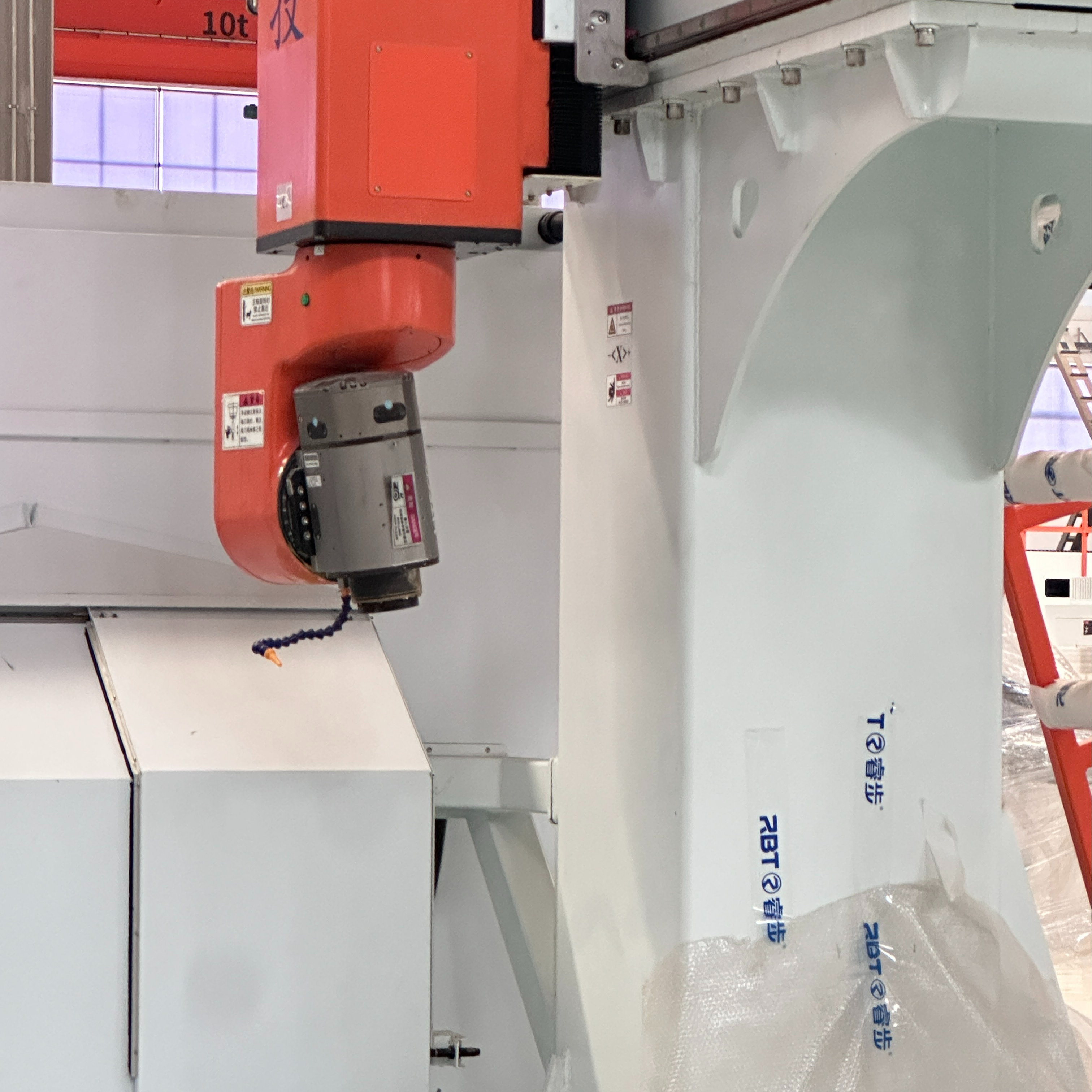 Router CNC a 6 assi a più prestazioni a più prestazioni con raccolta di polvere per parti di legno sostitutivo