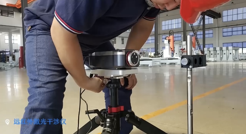 Macchina CNC a 5 assi (7)