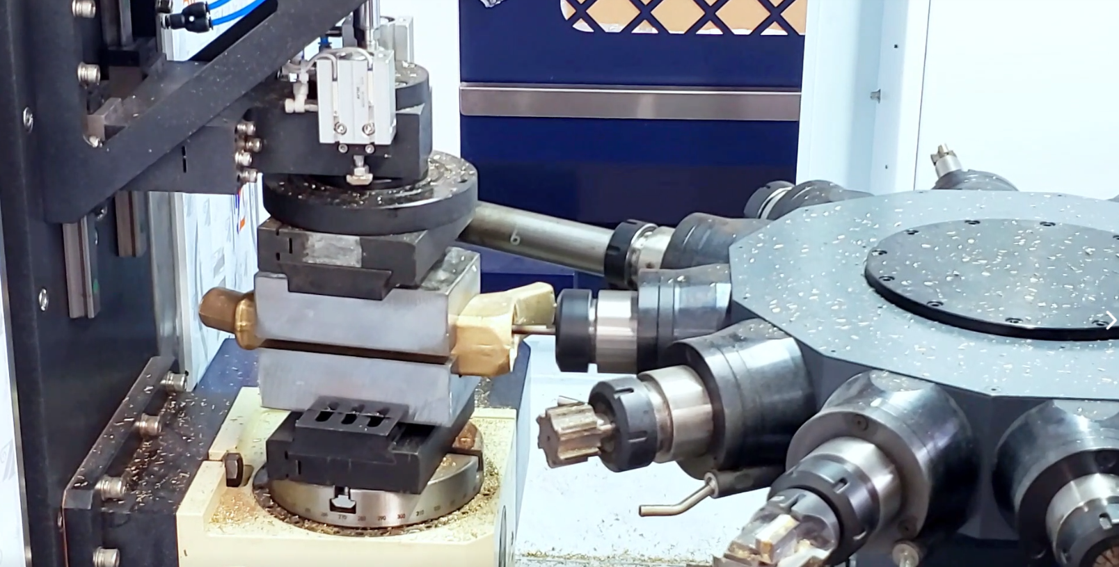 Macchina CNC orizzontale RBT 12 mandrini per la produzione di rubinetti Approvata CE